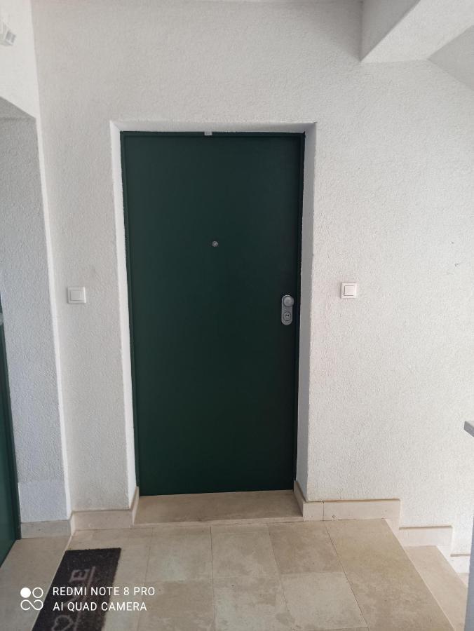 Studio Apartman Labrador Vodice Zewnętrze zdjęcie
